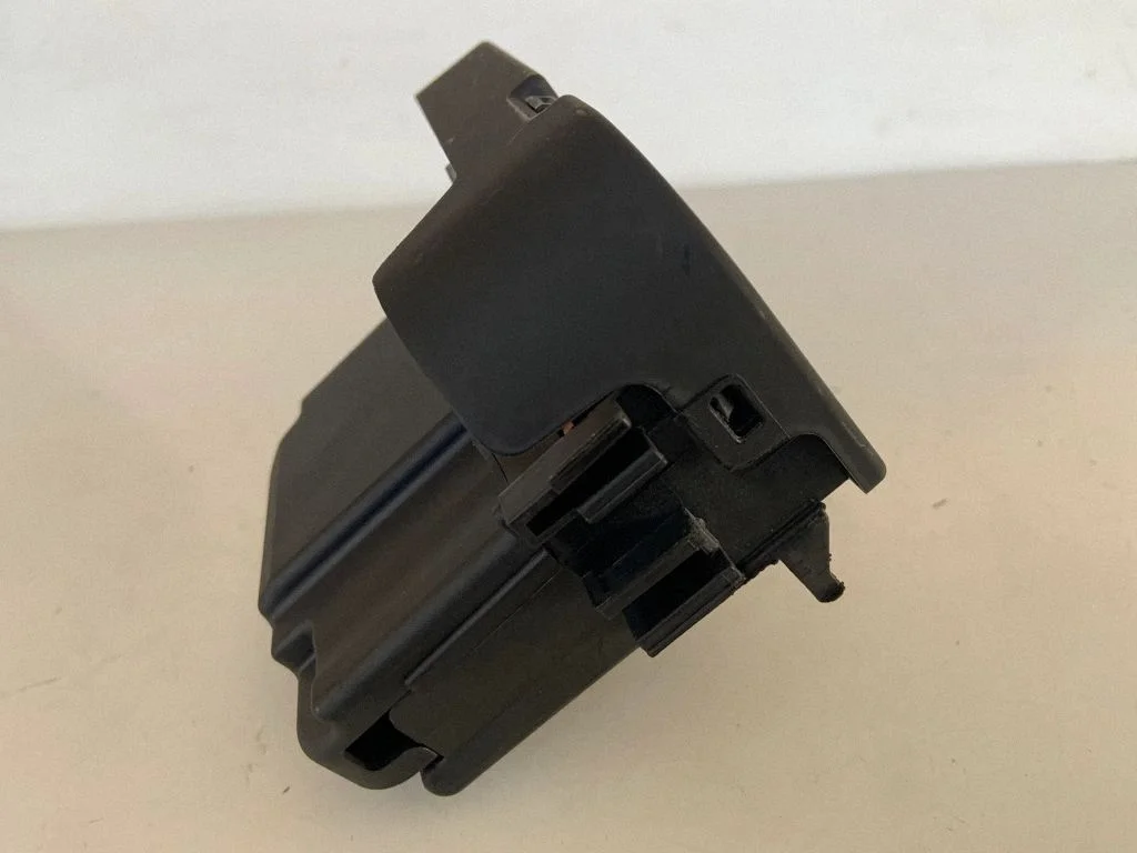 Plussjuhtmete ühendussõlm 80A915459