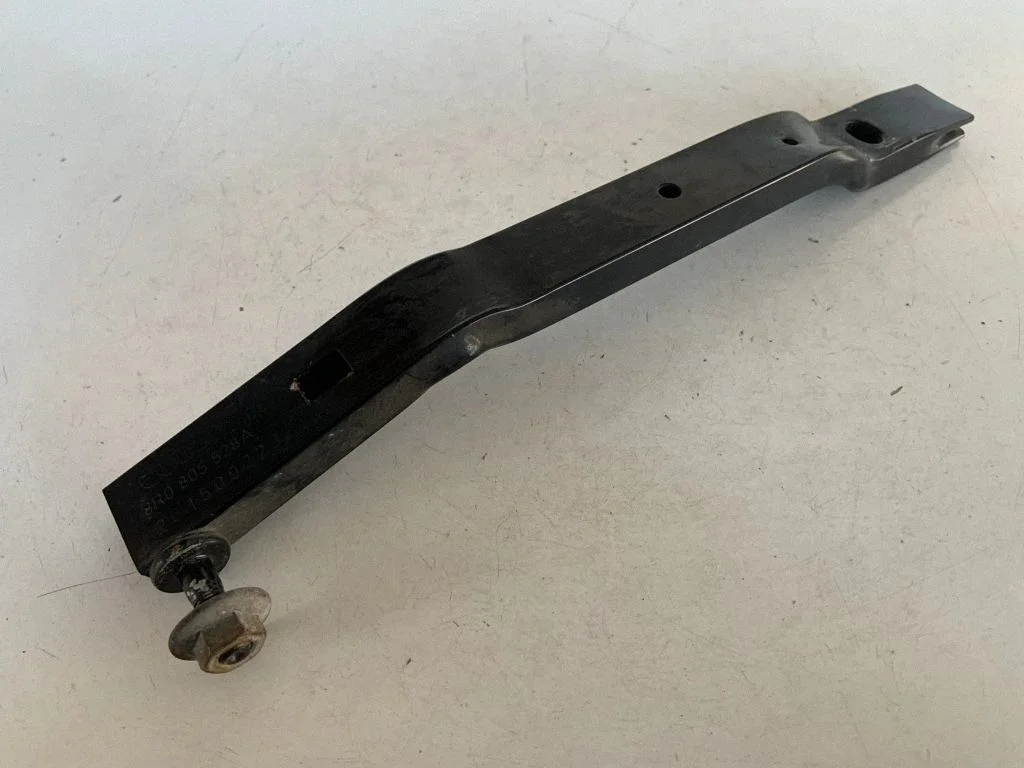Radiator support slam panel bracket – Audi Q5 SQ5 8R (2008-2017)