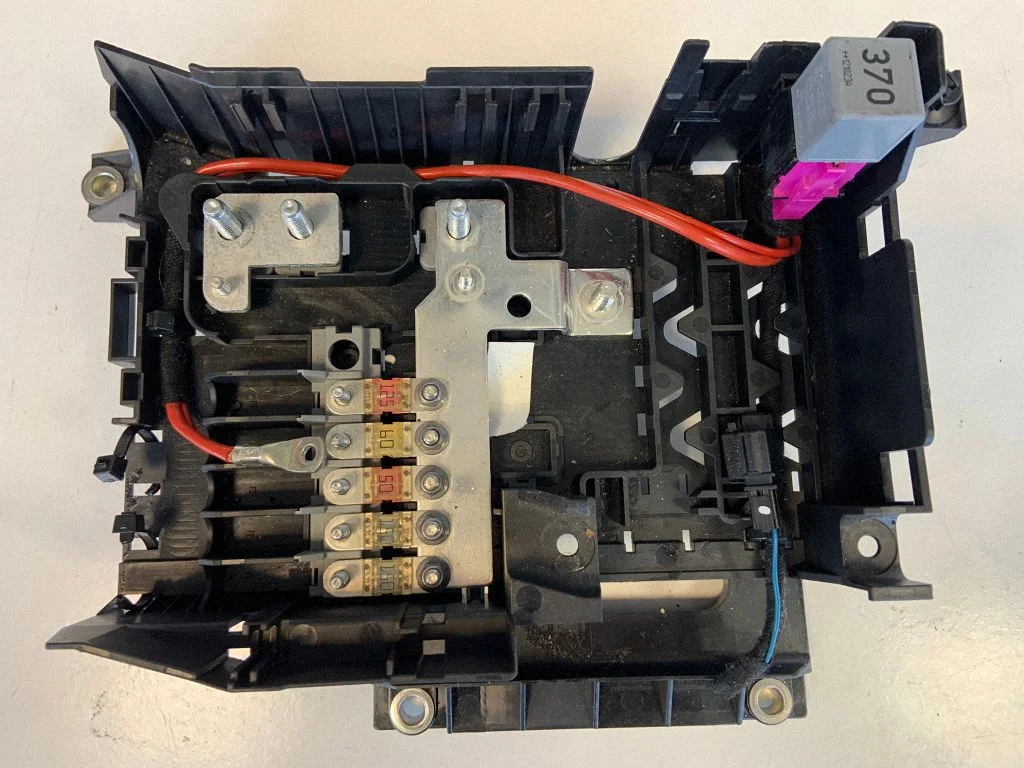 Fuse box set 7L0937548C