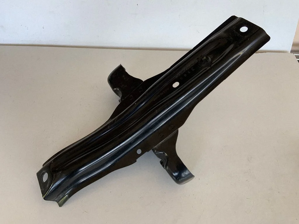 Battery bracket – Mercedes-Benz CLA-Class C117 X117 W117 (2013-2019)