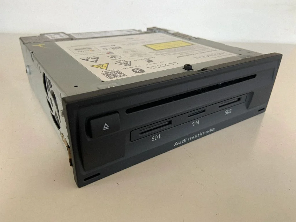 Radio/CD/DVD/GPS head unit 4M0035880