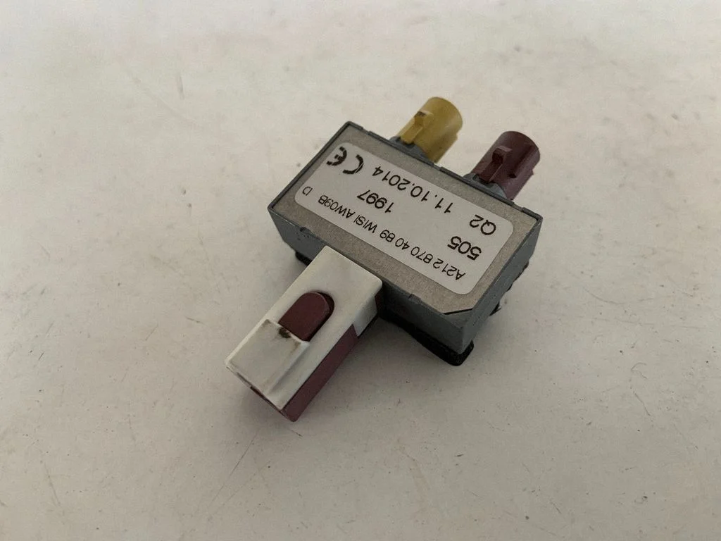 Antenas pastiprinātājs – Mercedes-Benz E klase W212 (2009-2016)