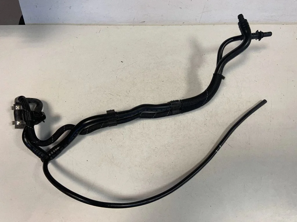 Vacuum line/pipe/hose 06E133790AF