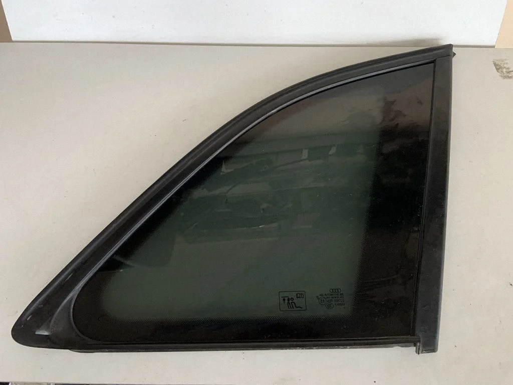 Rear side window – Audi Q5 SQ5 8R (2008-2017)