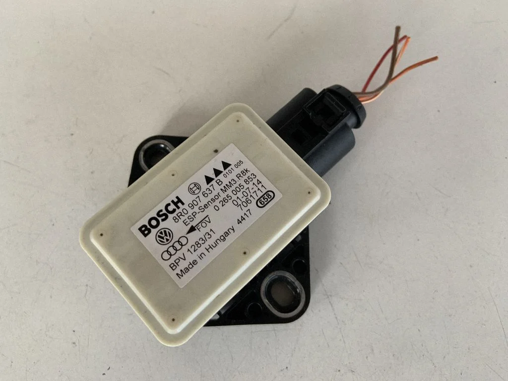ESP (stabilitātes sistēmas) sensors (paātrinājuma sensors) 8R0907637B