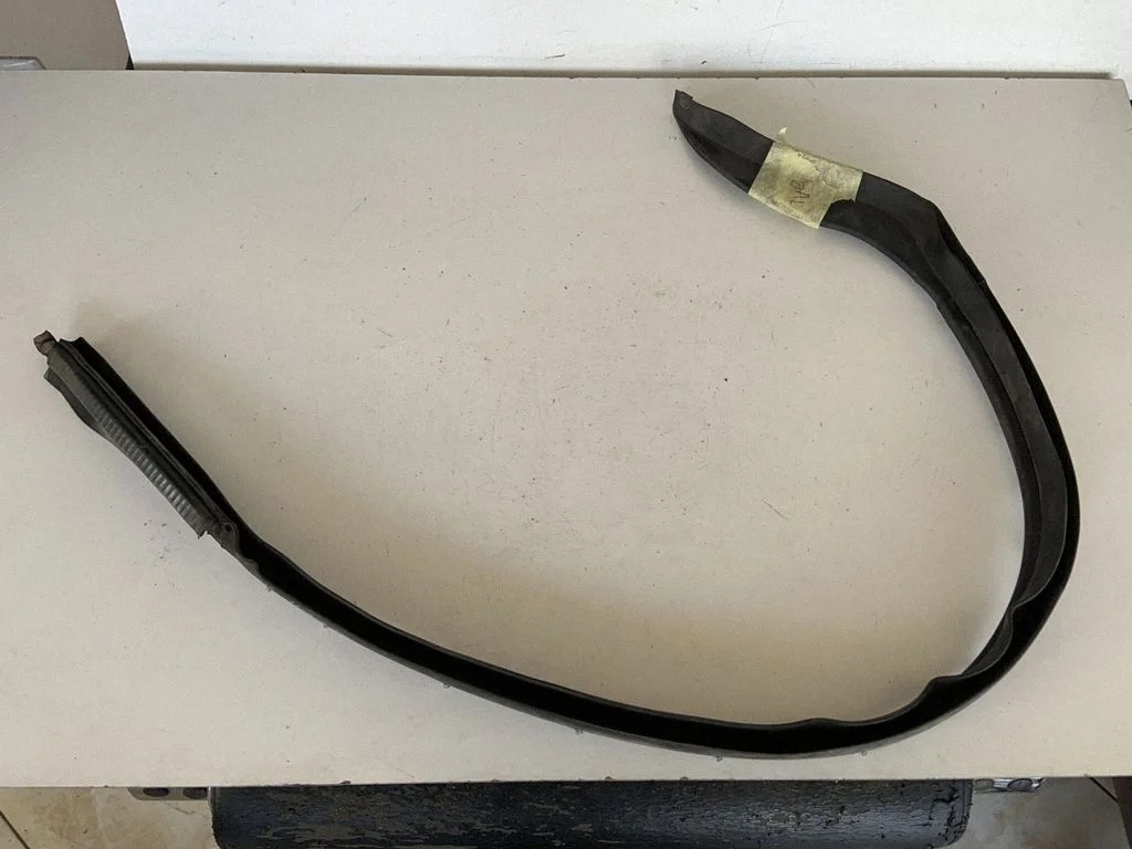 Rubber seal rear door 80A839120