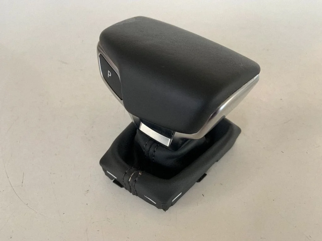 Käigukangi viimistlus (nahk, nupp) 80B713140G