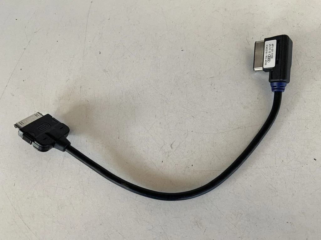 iPod connector socket – Audi A8 S8 D4 4H (2010-2016)