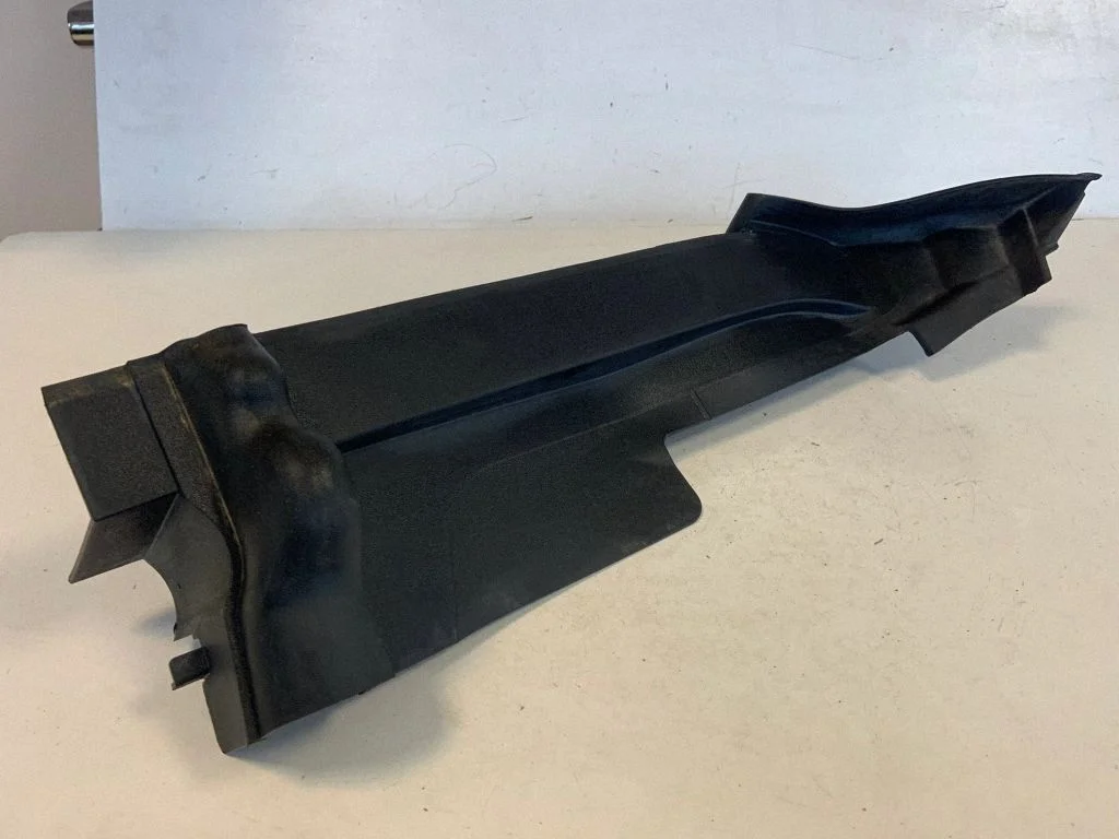 Poritiiva otsaliist 4M0821170B