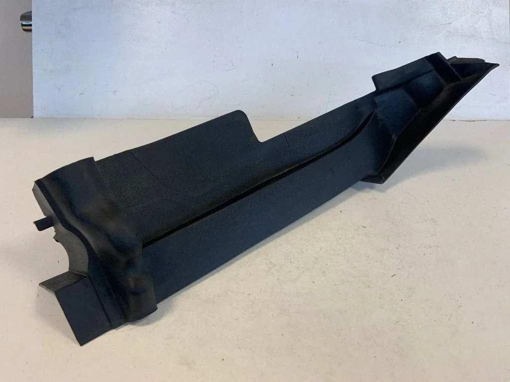 Poritiiva otsaliist 4M0821169B