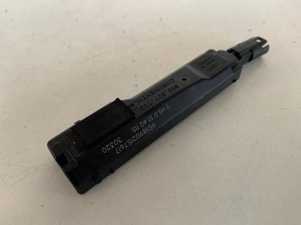 Võtmeta süsteemi KESSY (keyless) juhtplokk/moodul 8W0927753