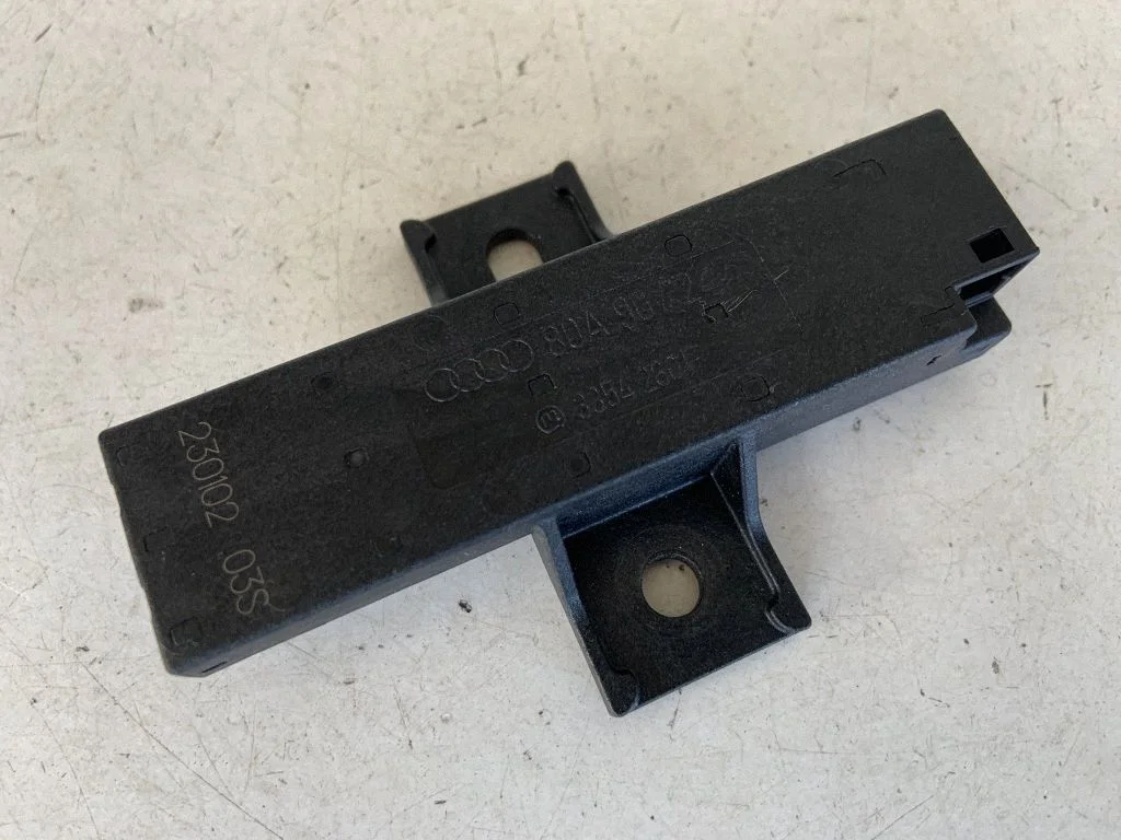 Võtmeta süsteemi KESSY (keyless) juhtplokk/moodul 80A907247