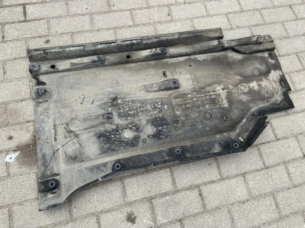 Side bottom protection 8W0825207