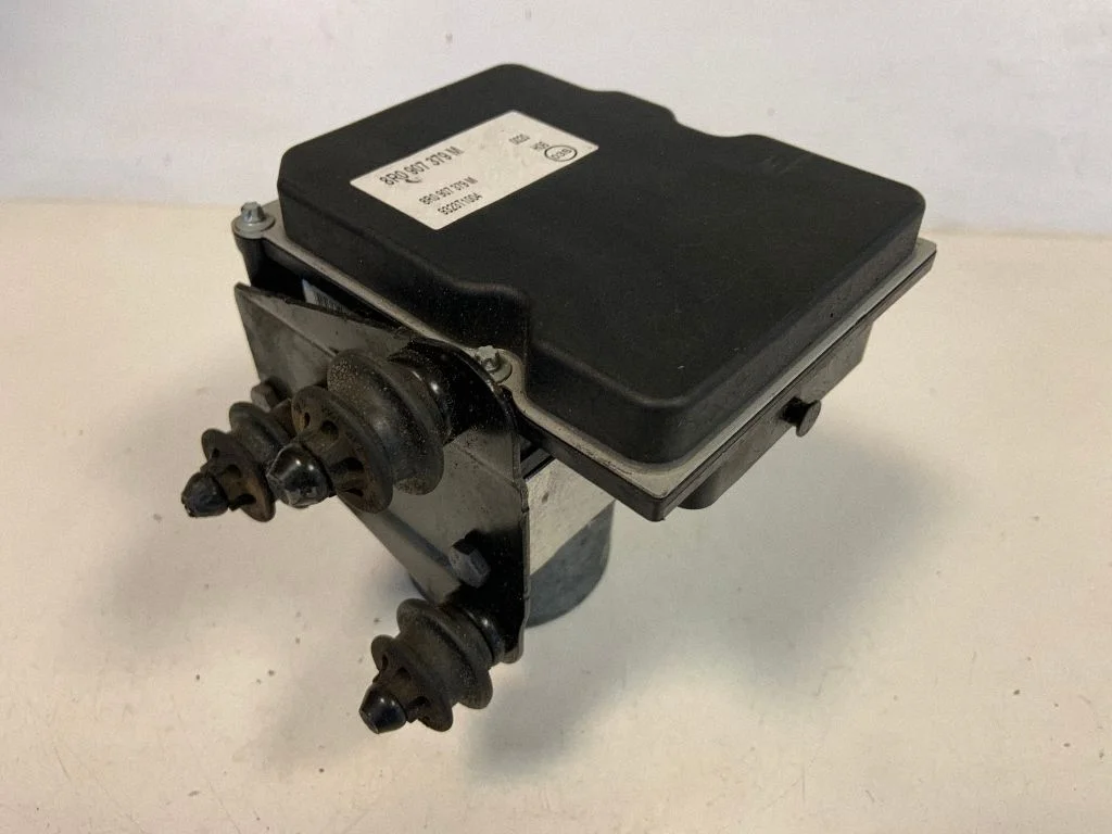 ABS block 8R0907379M