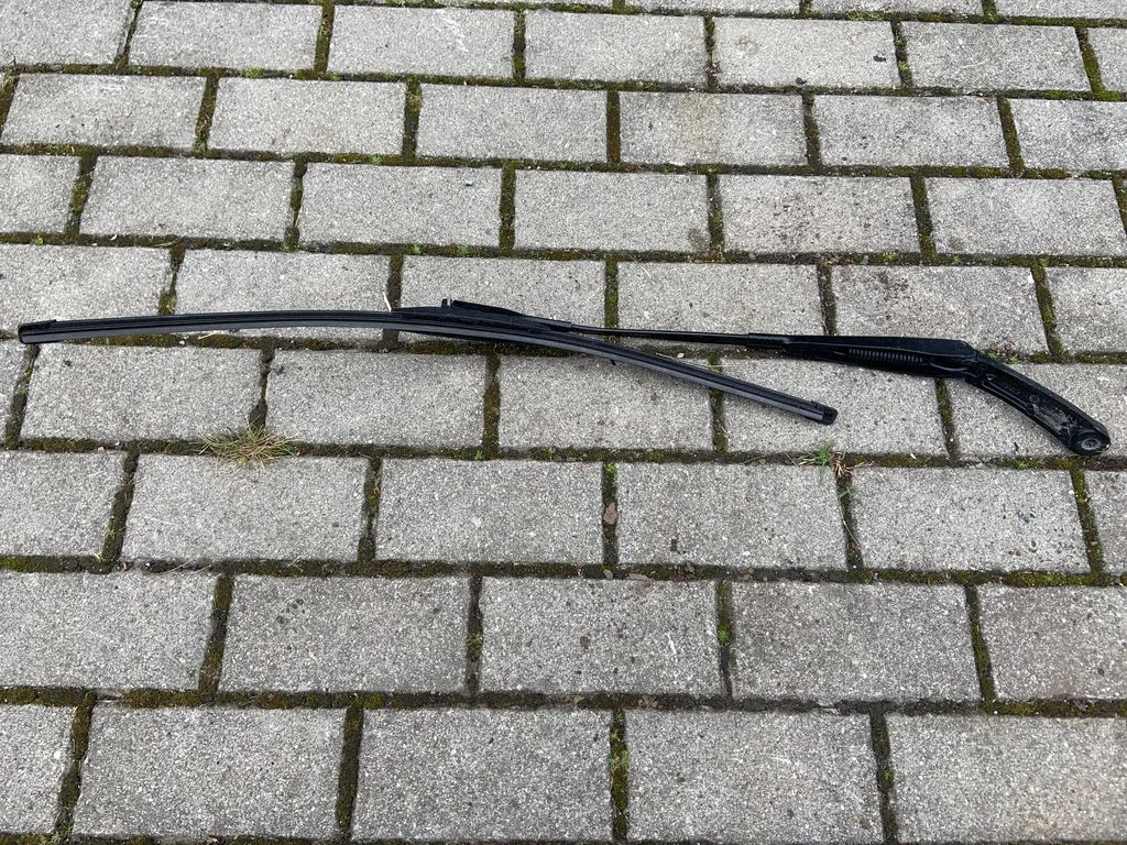 Front wiper blade arm 8V1955407B