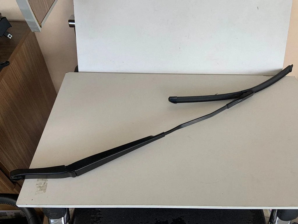 Front wiper blade arm – Audi Q5 SQ5 FY (2017-2025)