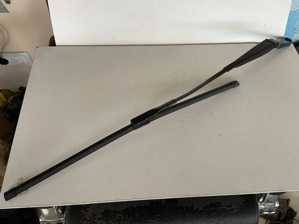 Front wiper blade arm 80C955408