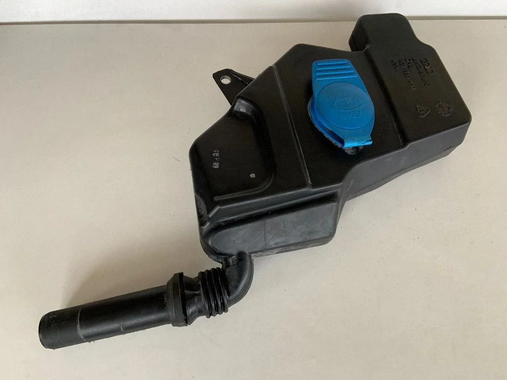 Windshield washer fluid reservoir/tank 4G1955462