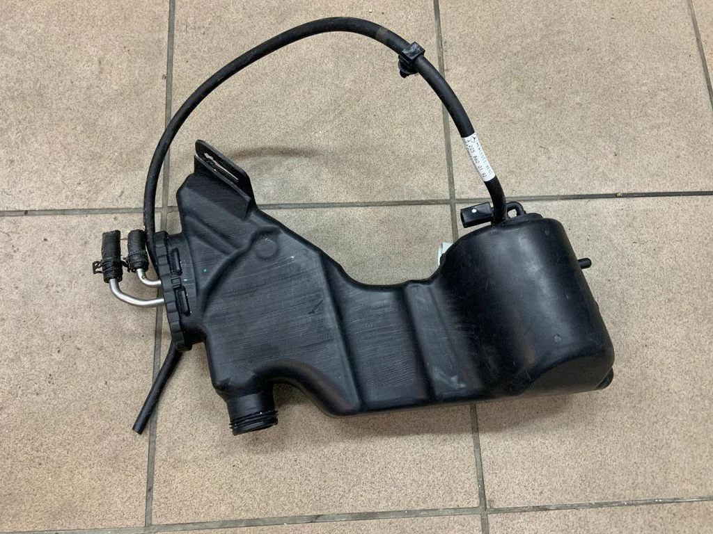 Windshield washer fluid reservoir/tank A2058600260