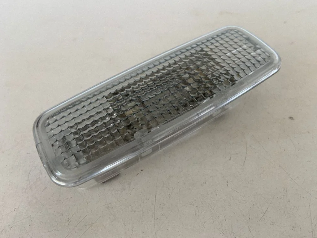 Front seat light 4D0947105A
