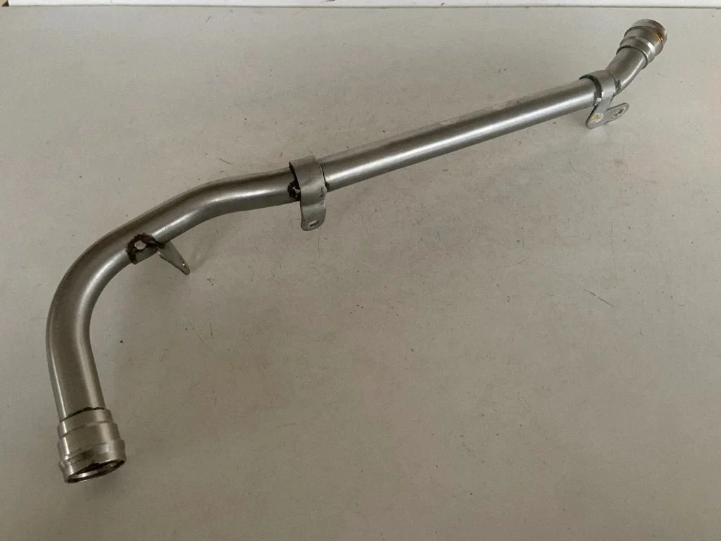 Engine coolant pipe/hose 06E131831S
