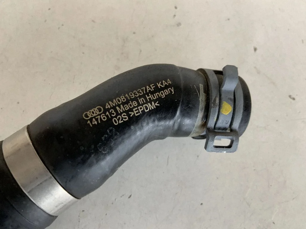 Motora dzesēšanas caurule (-es)/šļūtene (-es) 4M0819337AF