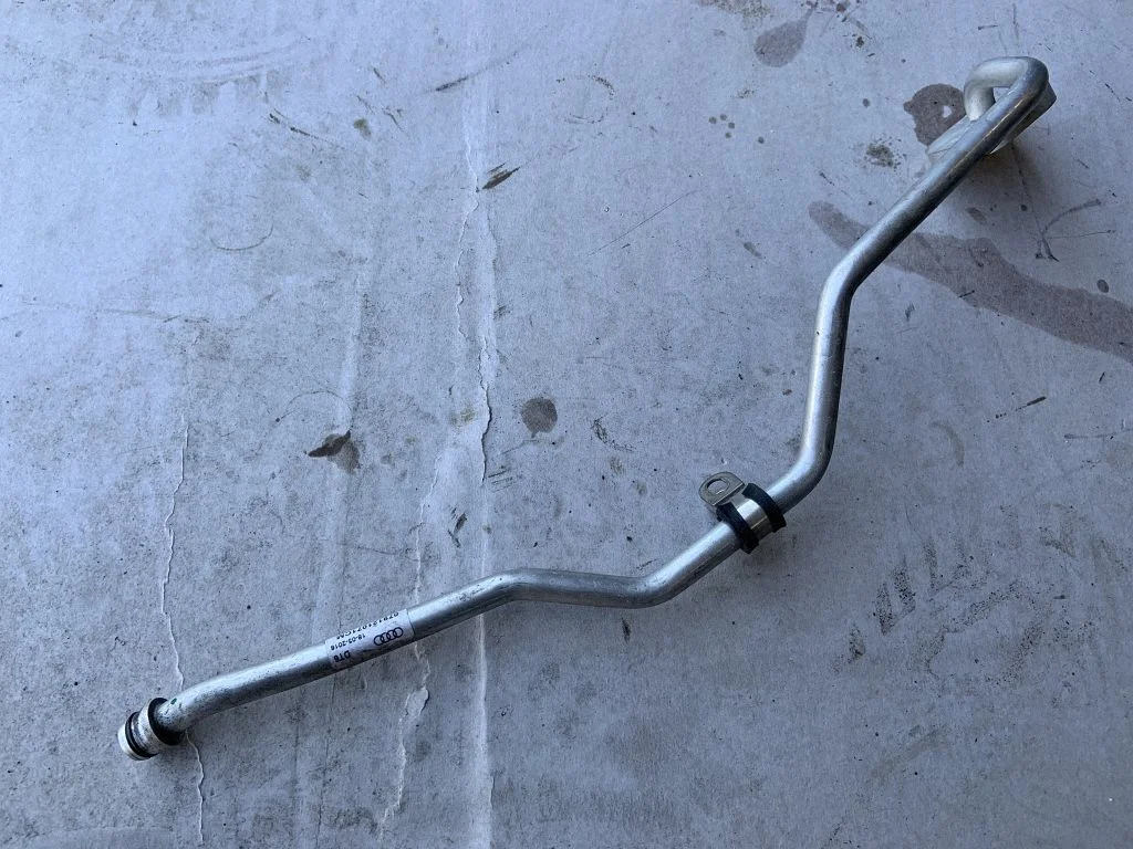 Mootori jahutusvedeliku toru / voolik 079121071CM