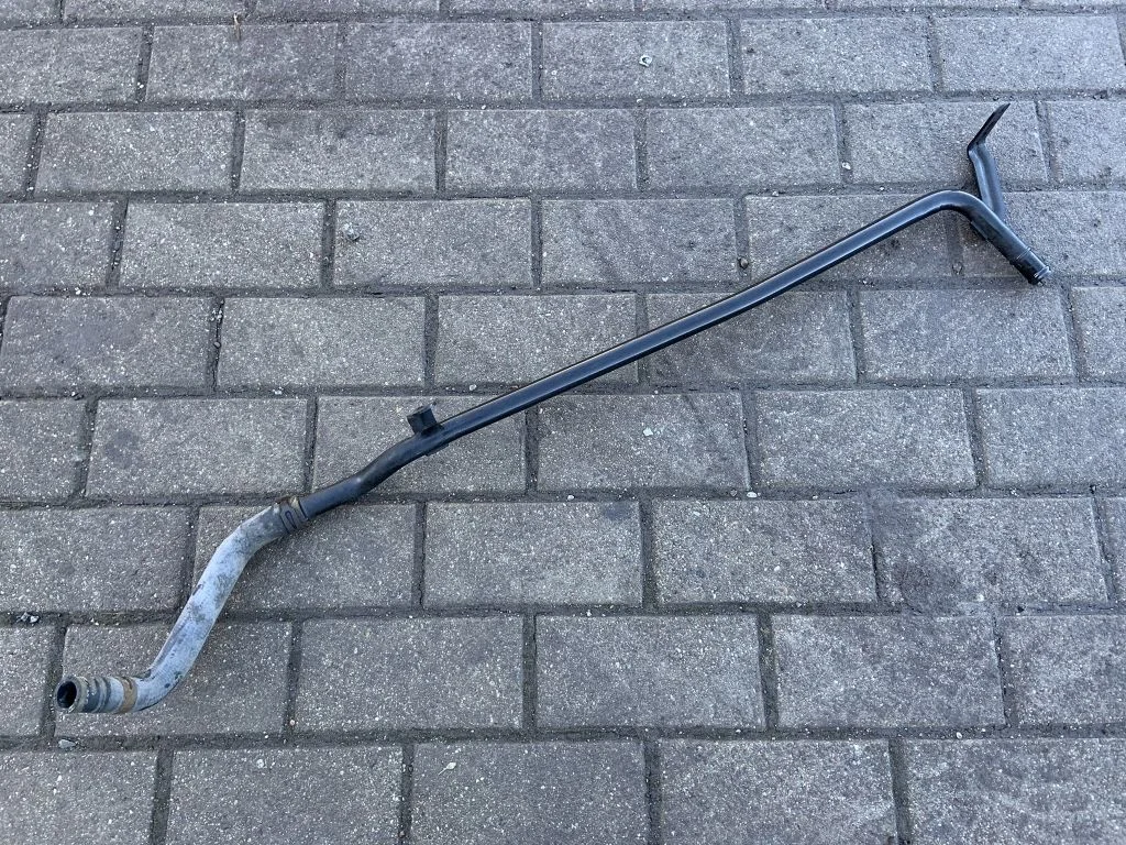 Engine coolant pipe/hose 7L8121065AB
