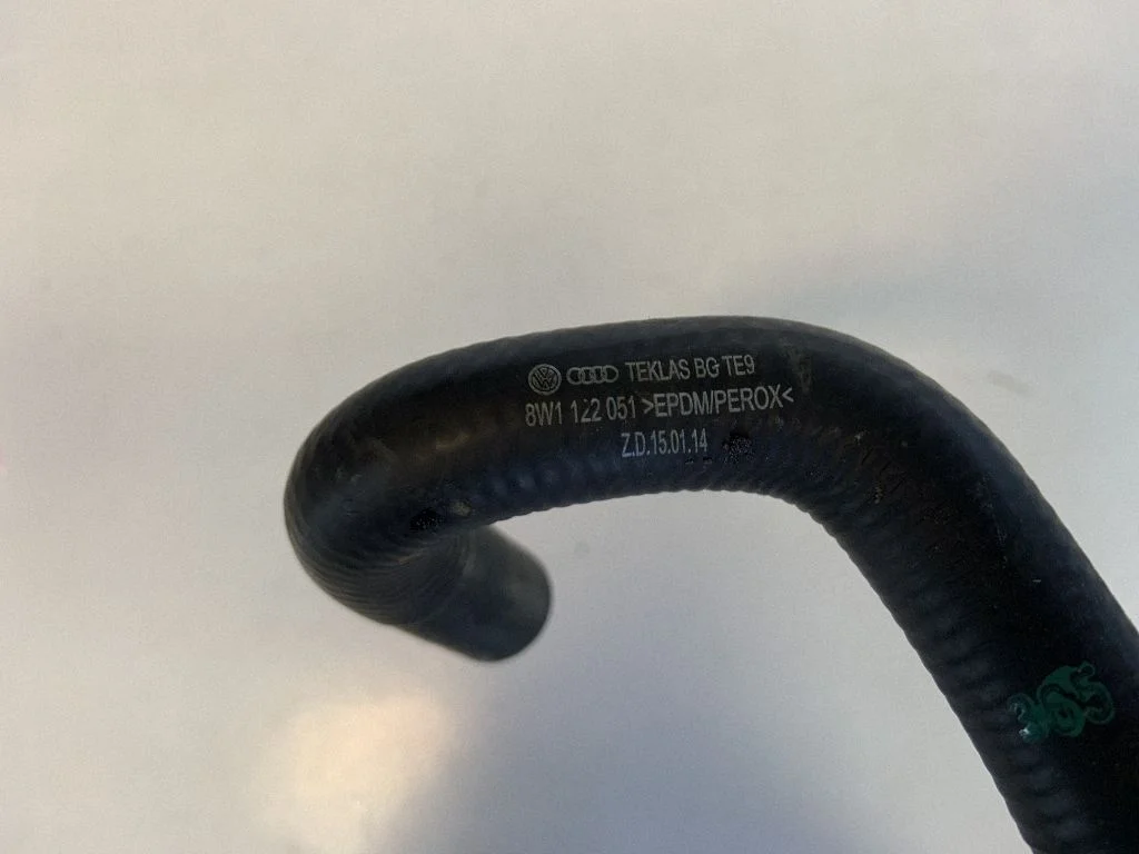 Mootori jahutusvedeliku toru / voolik 8W1819350M