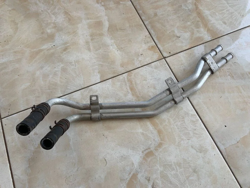 Motora dzesēšanas caurule (-es)/šļūtene (-es) 4M0121071C