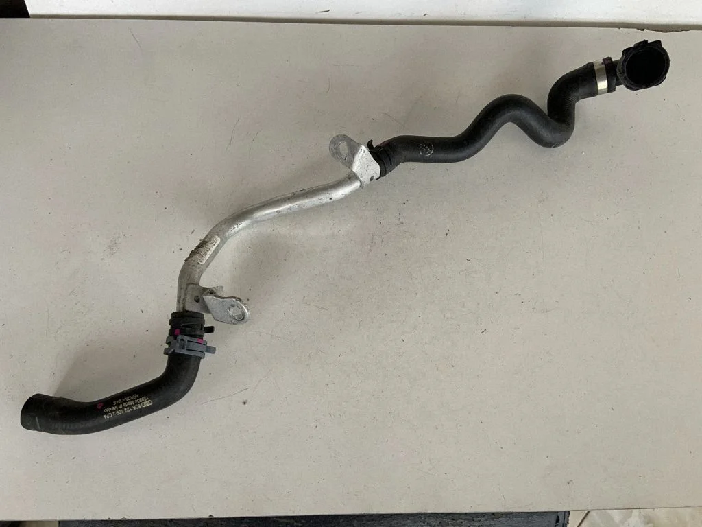 Engine coolant pipe/hose 80A122109J