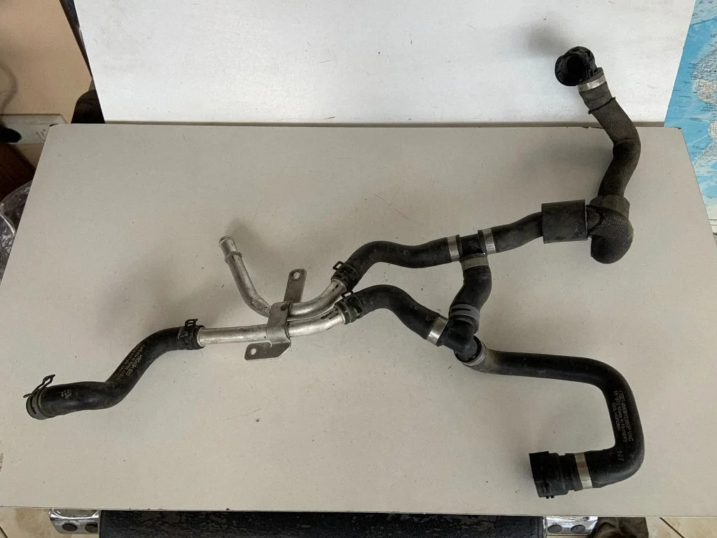 Engine coolant pipe/hose 4M0265374R