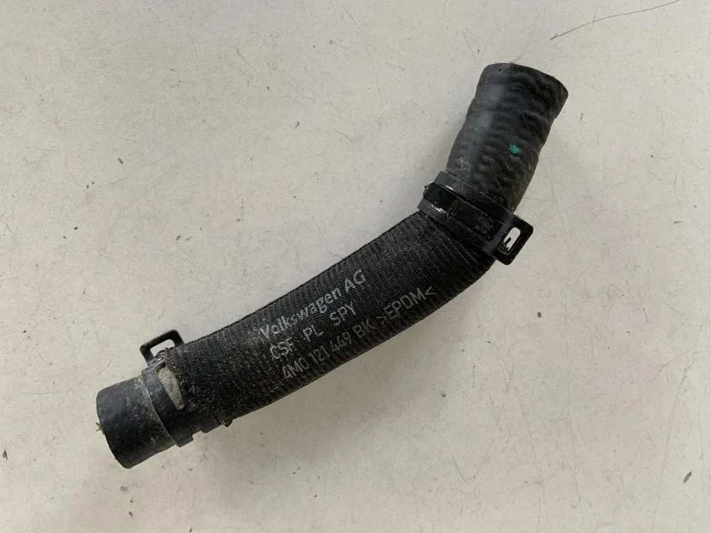 Engine coolant pipe/hose 4M0121449BK