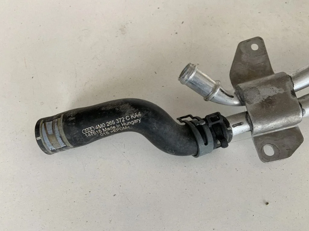 Engine coolant pipe/hose 4M0265372C