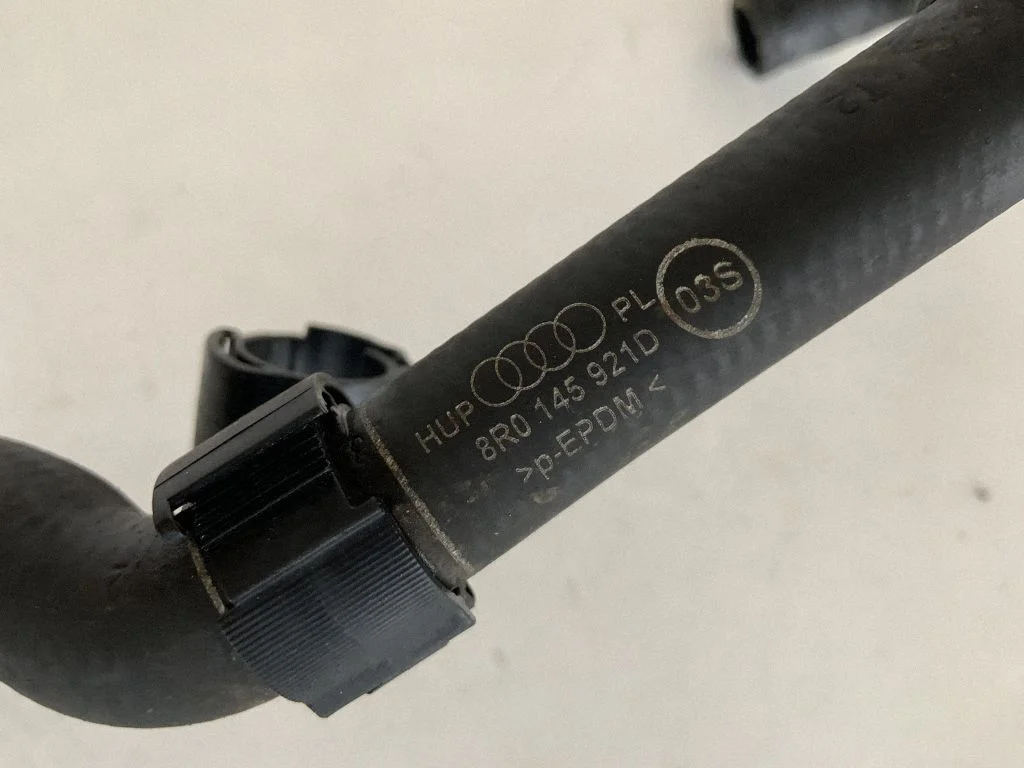 Motora dzesēšanas caurule (-es)/šļūtene (-es) 8R0145921D