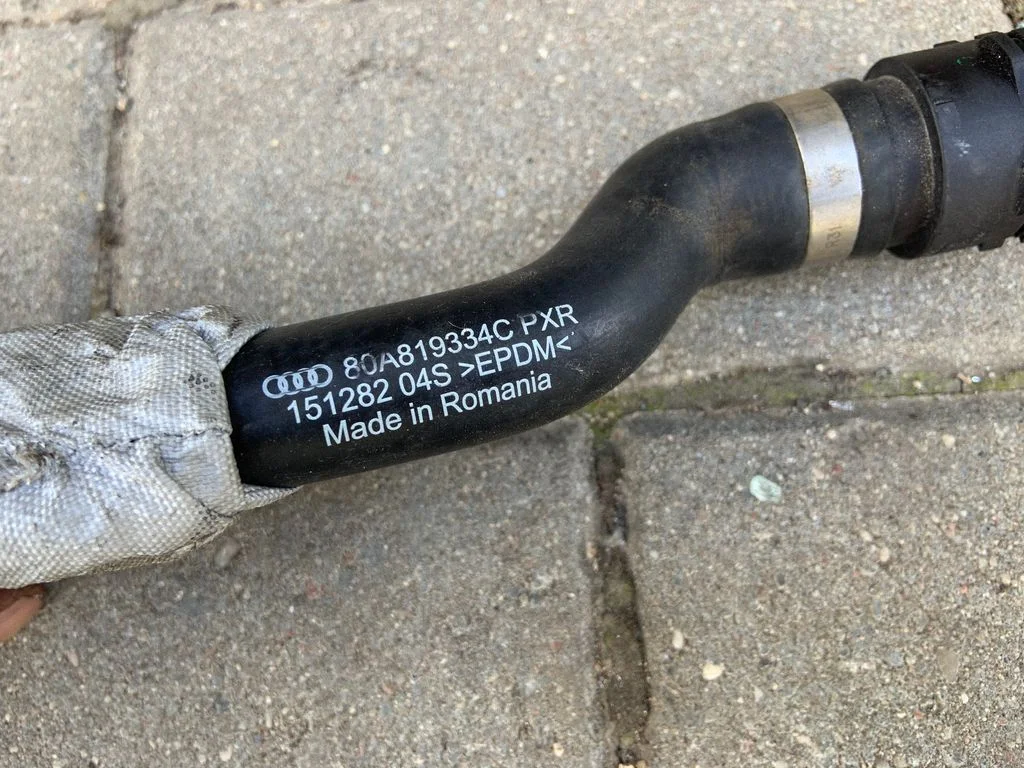 Przewody układu chłodzenia silnika 80A819334C