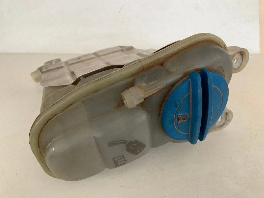 Coolant expansion tank/reservoir 8K0121405F