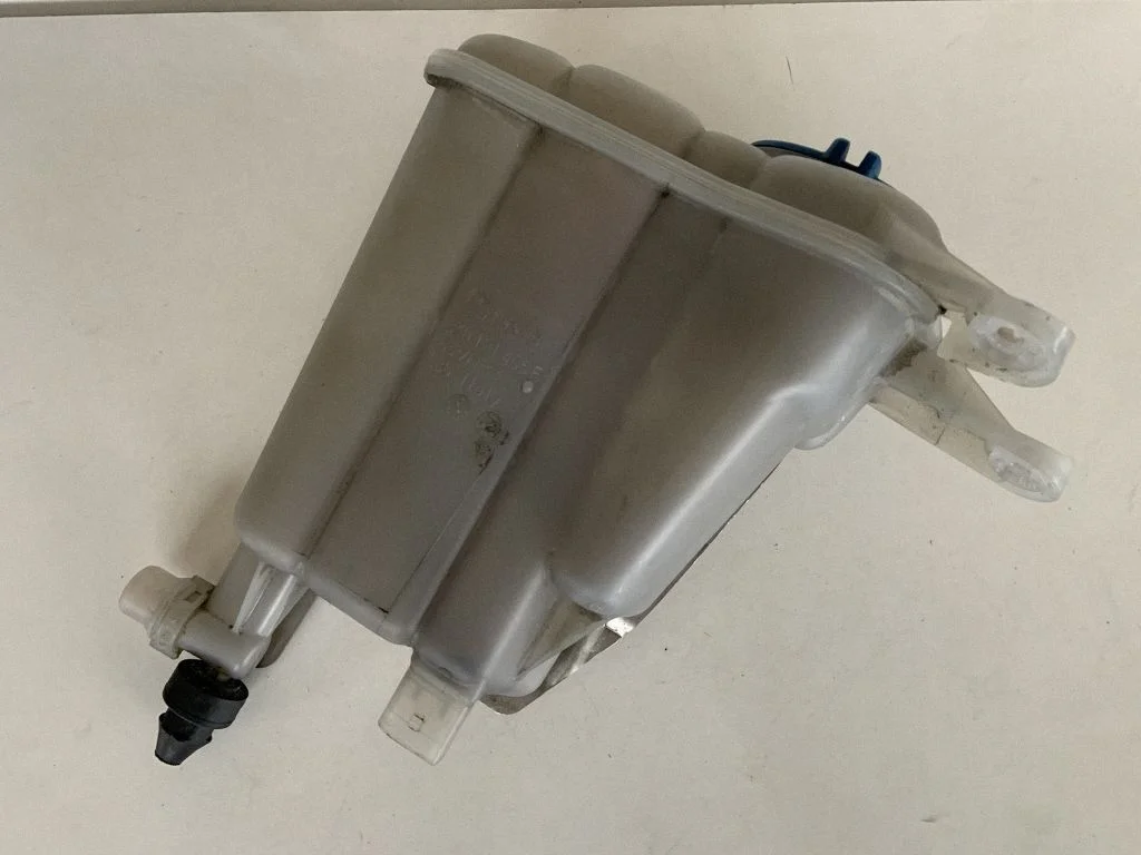 Coolant expansion tank/reservoir 8K0121405F