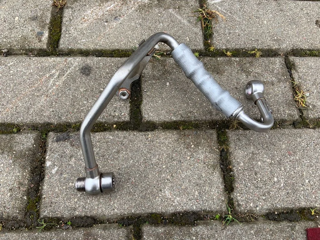 Turbo turbocharger oiling pipe/hose 06H121497B
