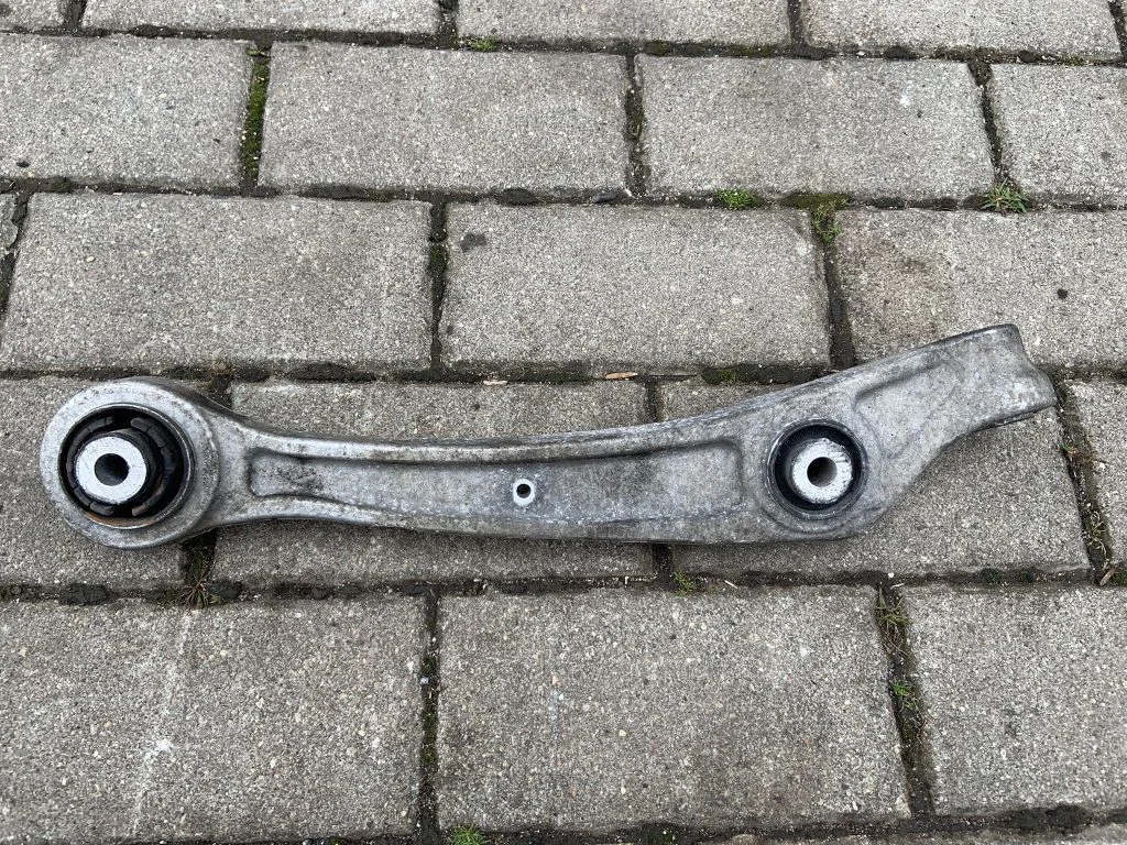 Front lower control arm/wishbone 8K0407156B