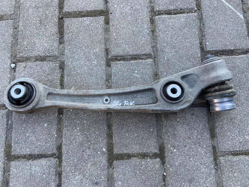 Priekšējā apakšējā svira/svārsts 8K0407155C