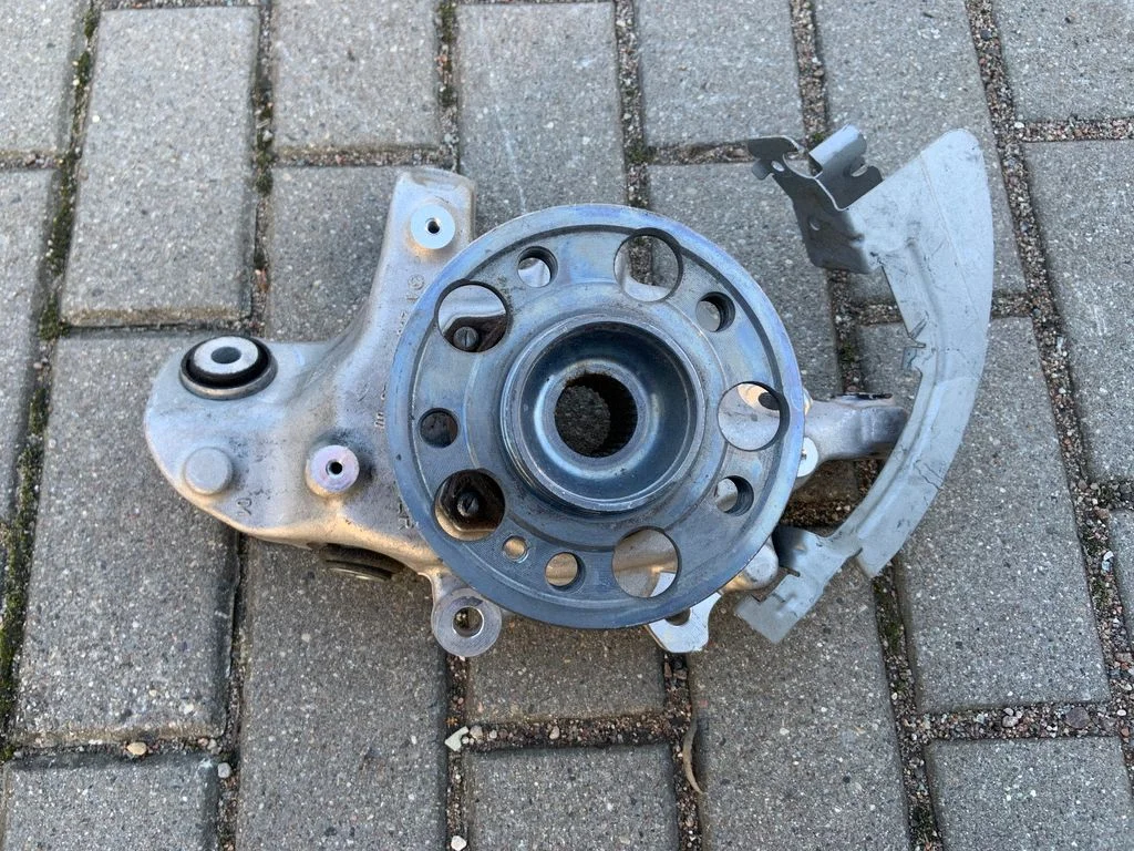 Aizmugurējā rumba – Mercedes-Benz C klase W205 (2014-2021)