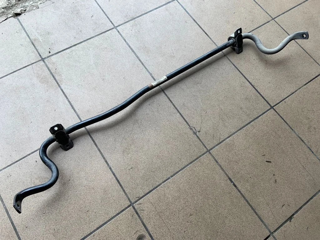 Aizmugurējais stabilizators 4G0511305M