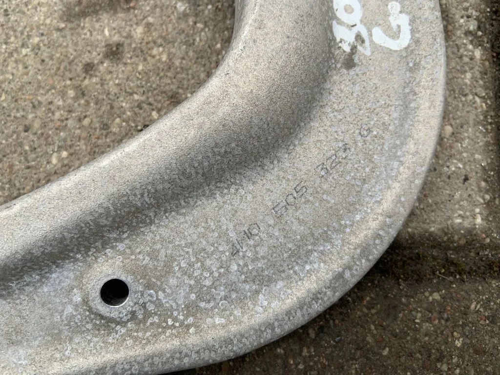 Aizmugurējā svira 4M0505323G