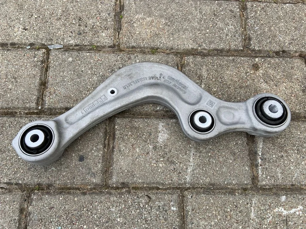 Tagumine õõtshoob 4M0505361G