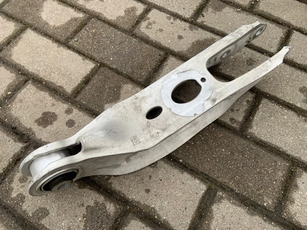 Aizmugurējā svira (dakša) 80A505311B