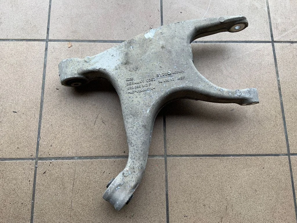Tagumine ülemine õõtshoob – Audi A7 S7 4G (2011-2017)