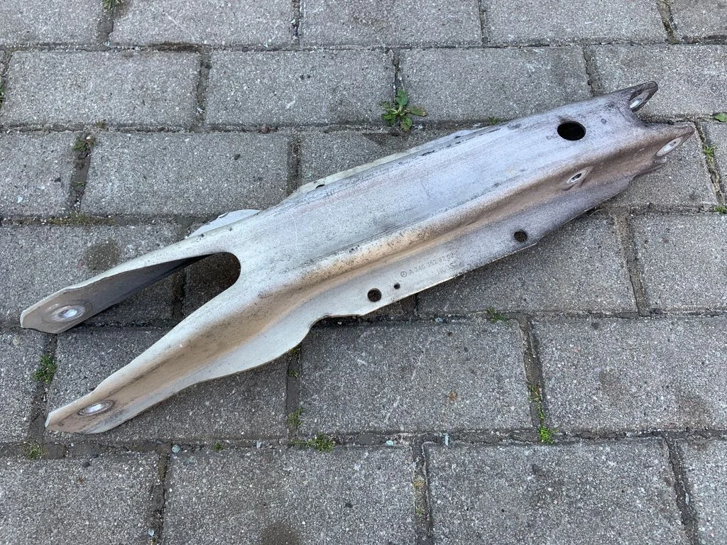 Tagumine ülemine õõtshoob – Mercedes-Benz CLA-klass C117 X117 W117 (2013-2019)
