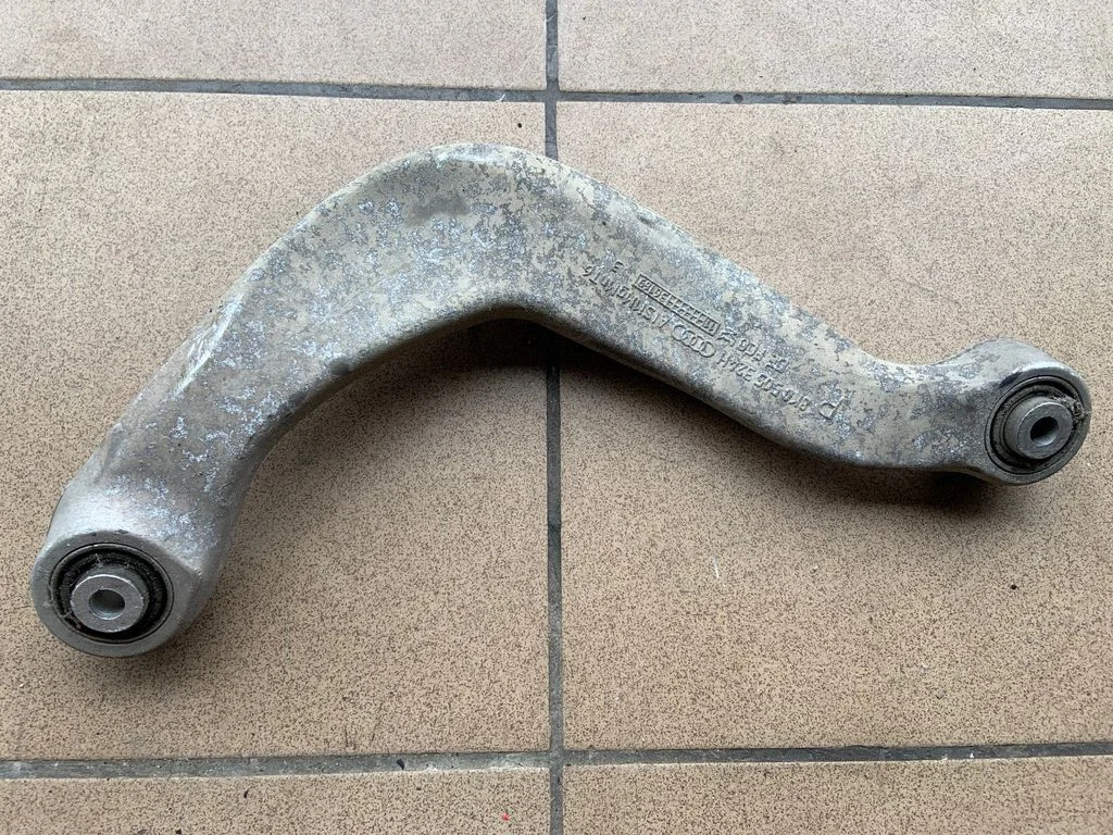 Tagumine ülemine õõtshoob – Audi A7 S7 4G (2011-2017)
