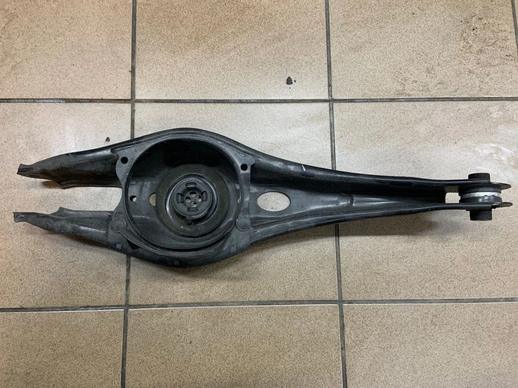 Rear upper control arm/wishbone – Audi A3 S3 8V (2013-2019)